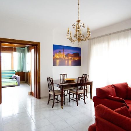 Happio Apartment Roma Esterno foto